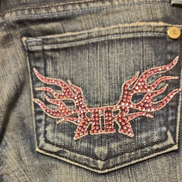 Rock And Republic Blue Boot Cut Jeans with Pink Embroidery - Picture 3 of 7